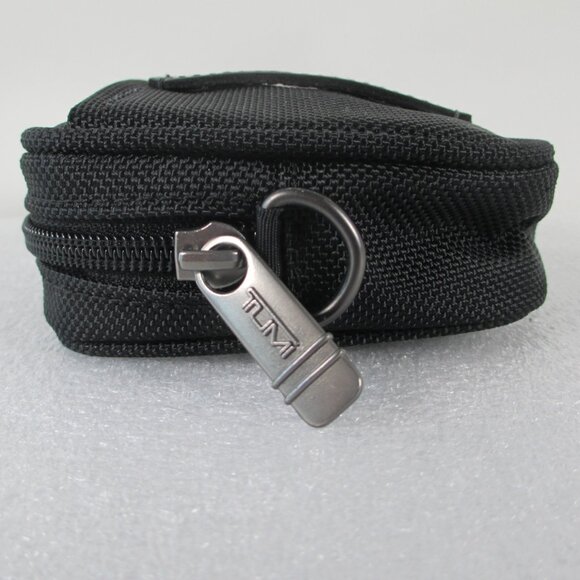 TUMI TRAVEL BAG - Picture 5 of 12